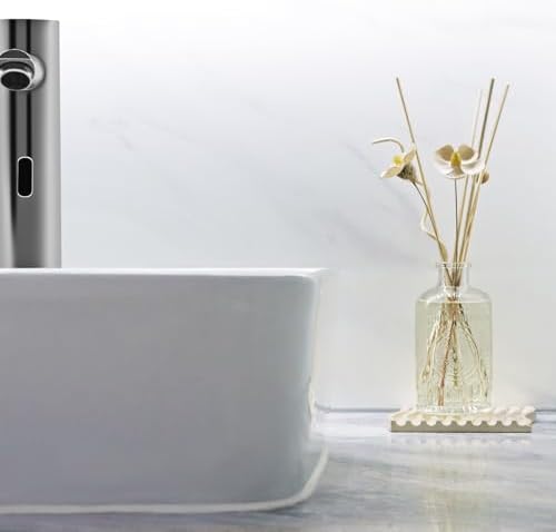 English Pear Freesia Reed Diffuser Set with 4 Rattan Sticks