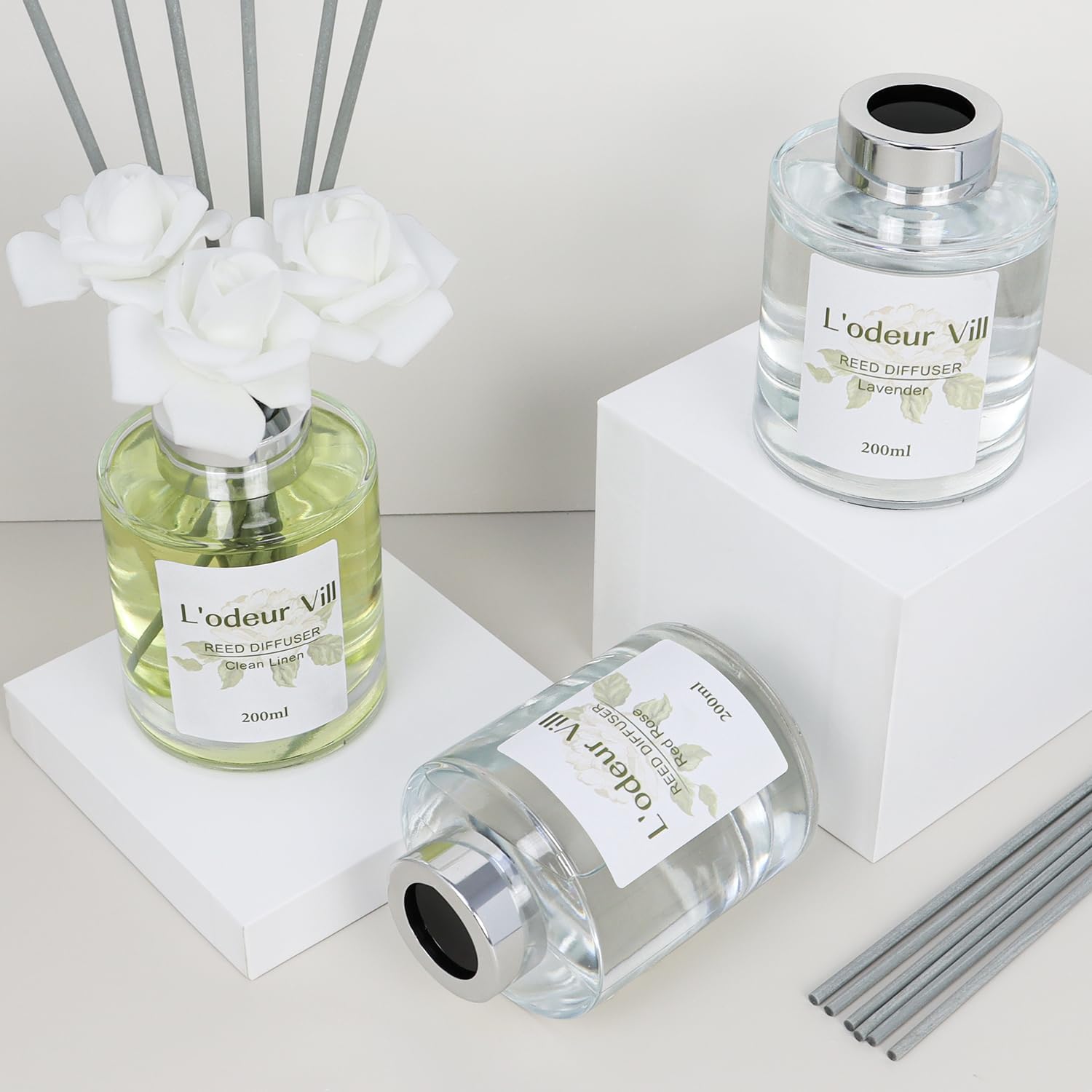 Lodeur Vill Reed Diffuser Set 67 oz Lavender Scented with 3 Artificial Roses