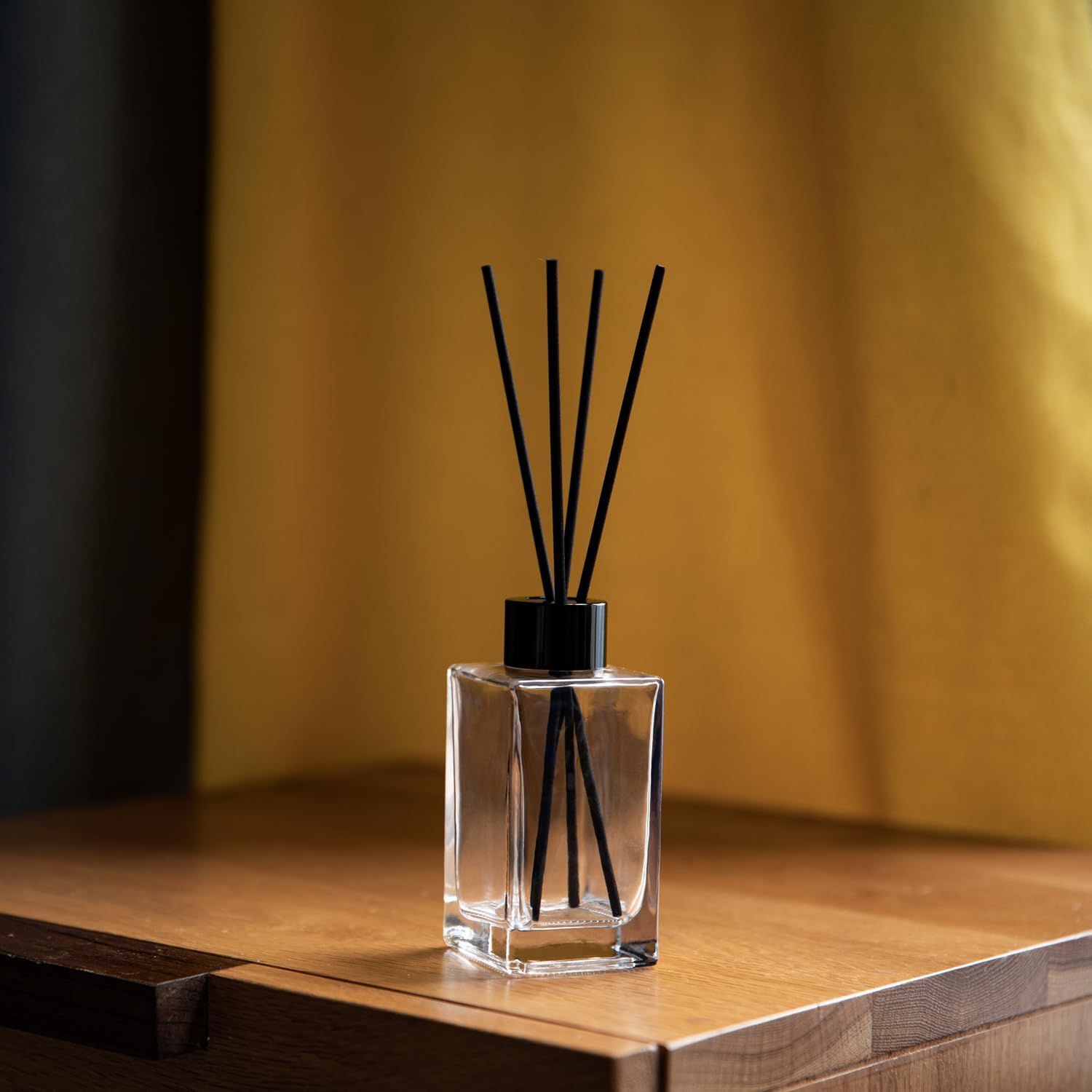 4PCS Clear Glass Fragrance Diffuser Bottles with 20 Reeds Funnel and Stoppers for Home Decor