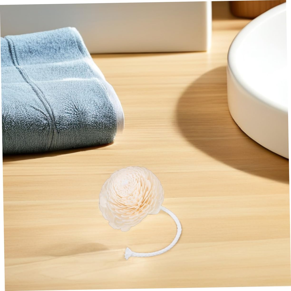 VALICLUD 3Pcs Realistic Flower Aroma Diffuser with Rope for Even Scent Distribution for Home Office and Spa Decor 1