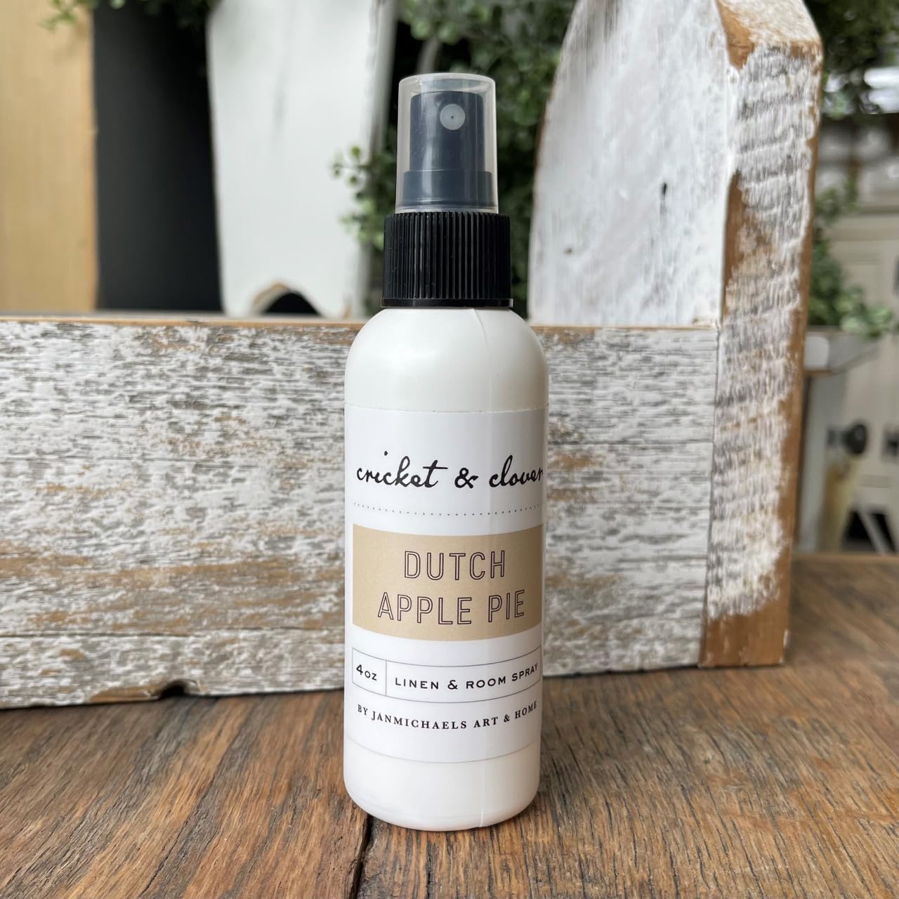Cricket Clover Dutch Apple Pie Room Spray 4 Ounce