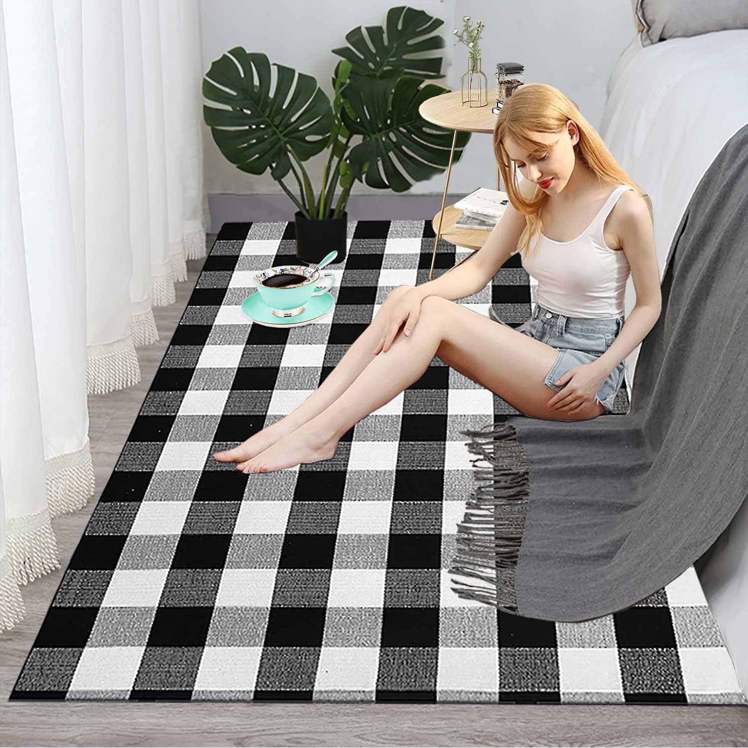 HOYIJA Buffalo Plaid Area Rug 4x6 Black White Checkered Carpet
