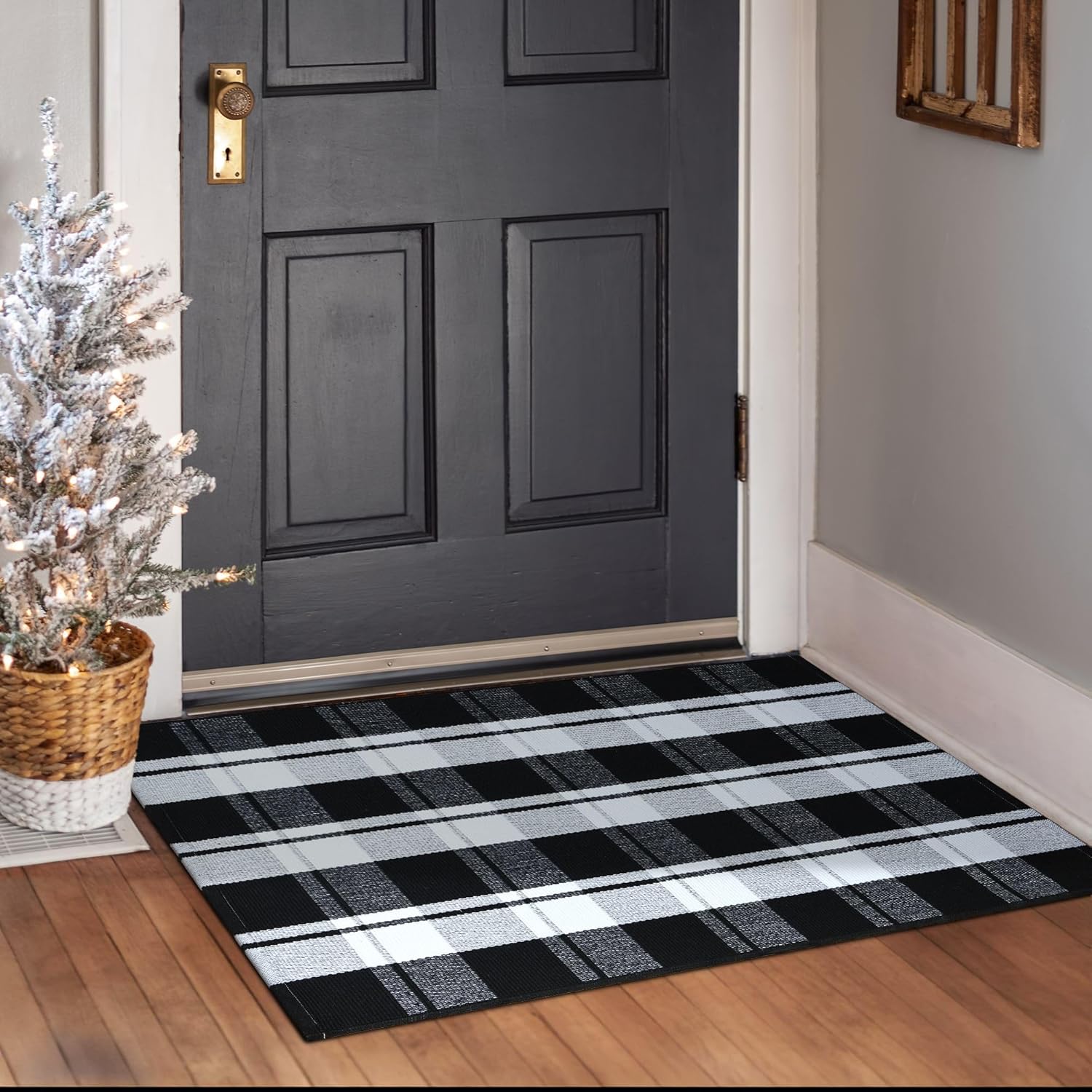 Ompaa Black and White Plaid Checkered Area Rug 236x354 Hand-Woven Cotton Buffalo Doormat for Indoor Outdoor Use