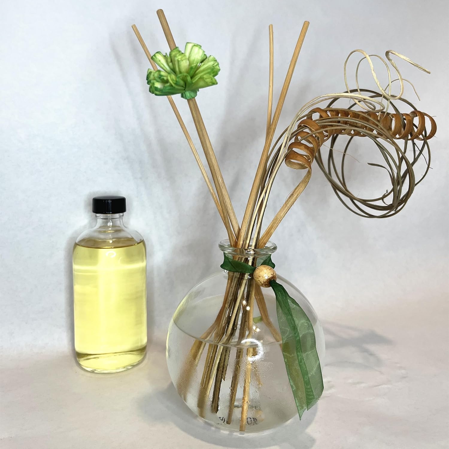 Hosley Glass Diffuser Set with Reeds and 200ml Vanilla Oil