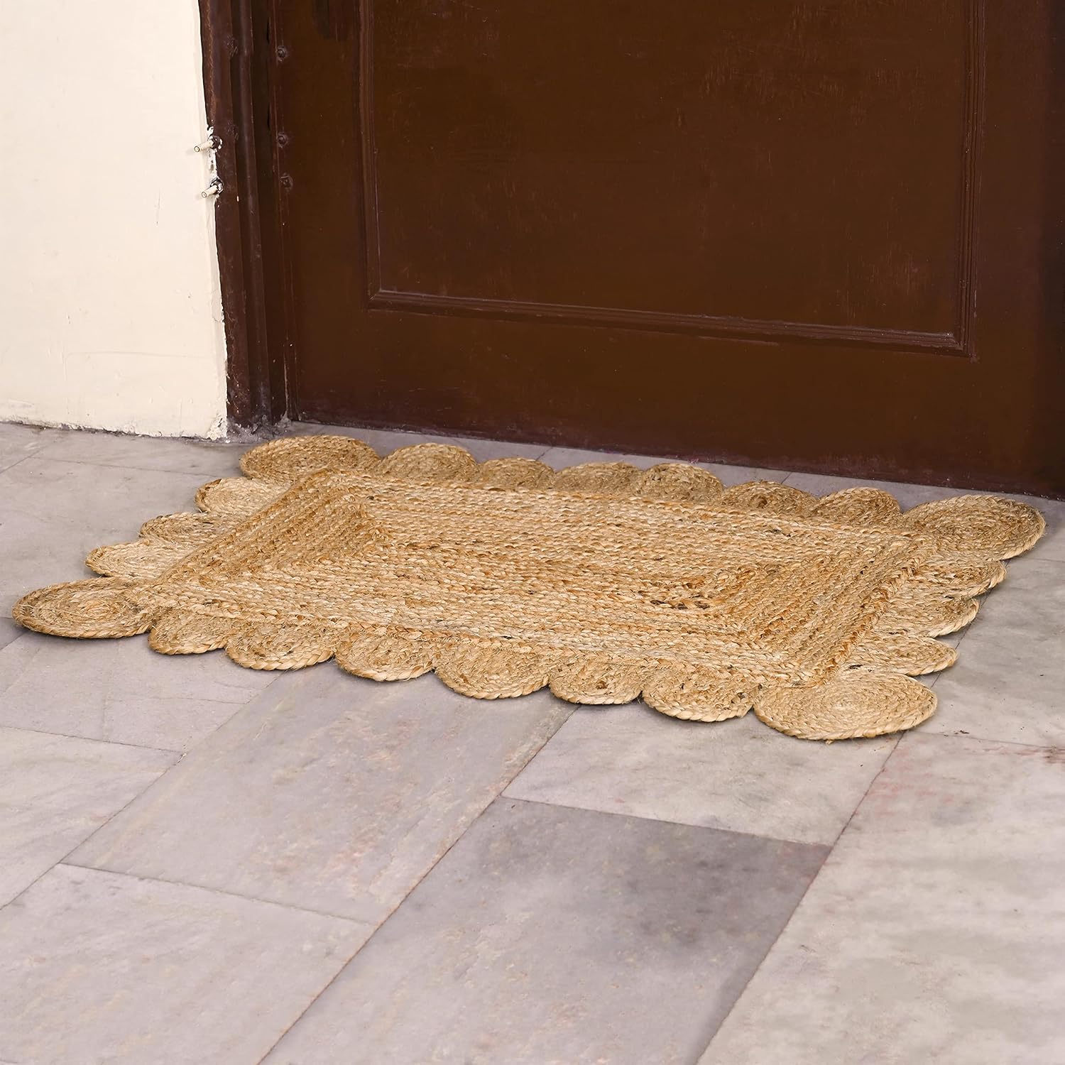 KLAVATE Scalloped Jute Area Rug 2x3 Feet